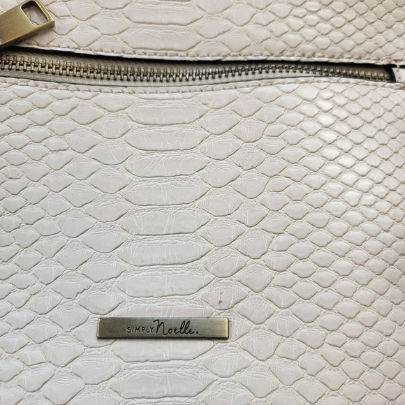 Simply Noelle Crossbody Purse White and Blush Pink - Picture 10 of 10